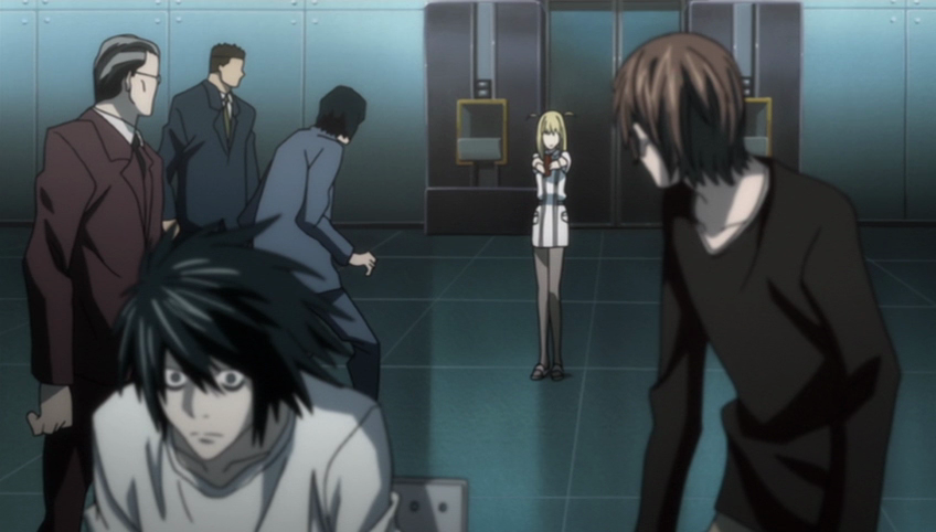 Misa Amane with evidence to prove Higuichi is Kira